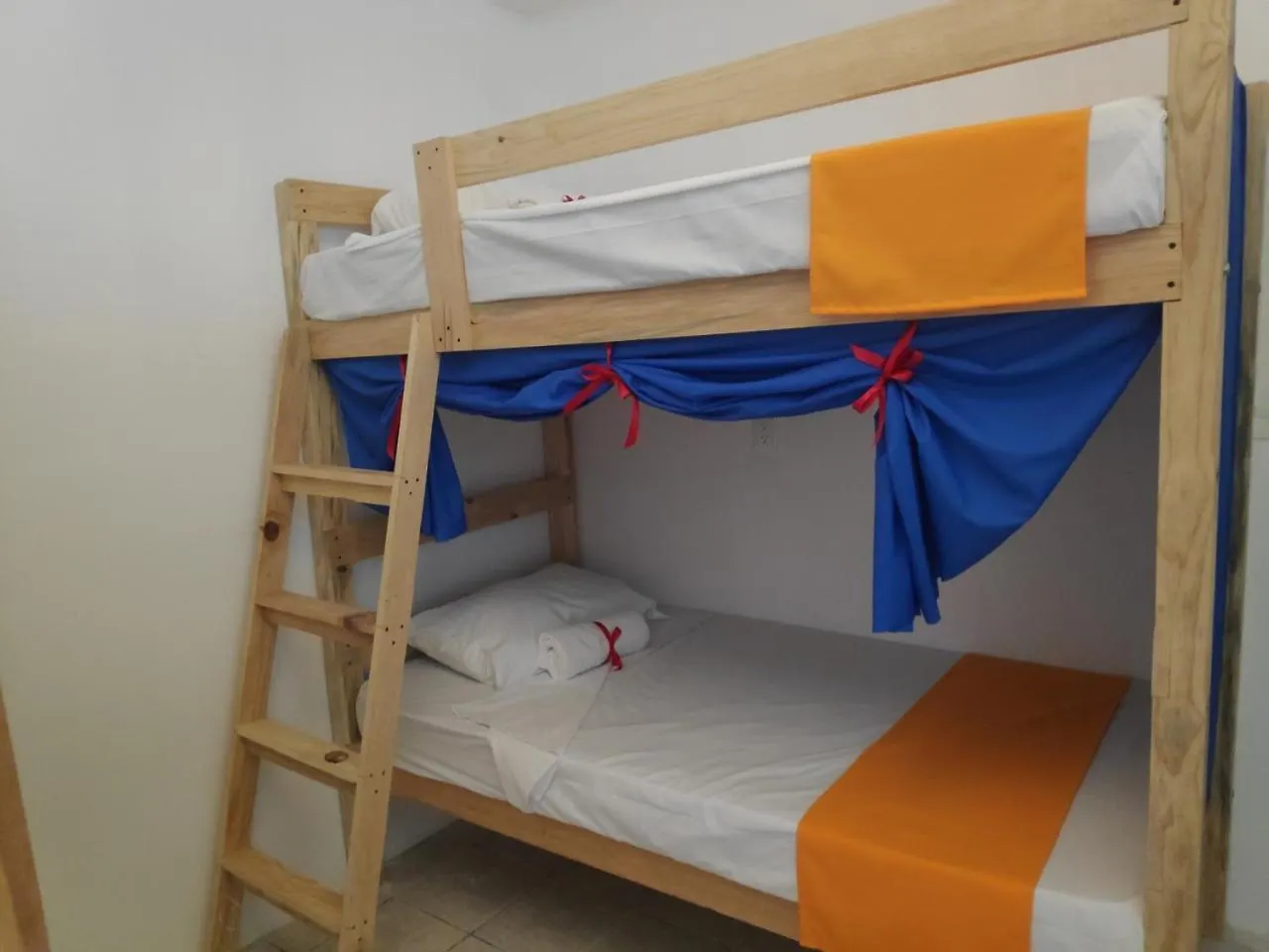 Morenita Linda Hostel Cancún