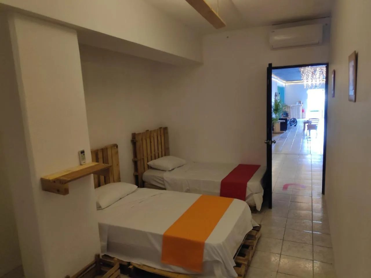 Morenita Linda Hostel Cancún