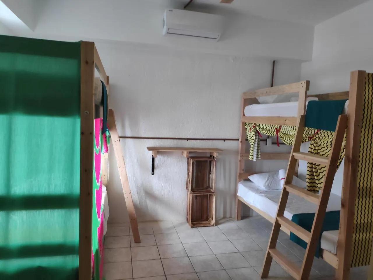 Morenita Linda Hostel Cancun
