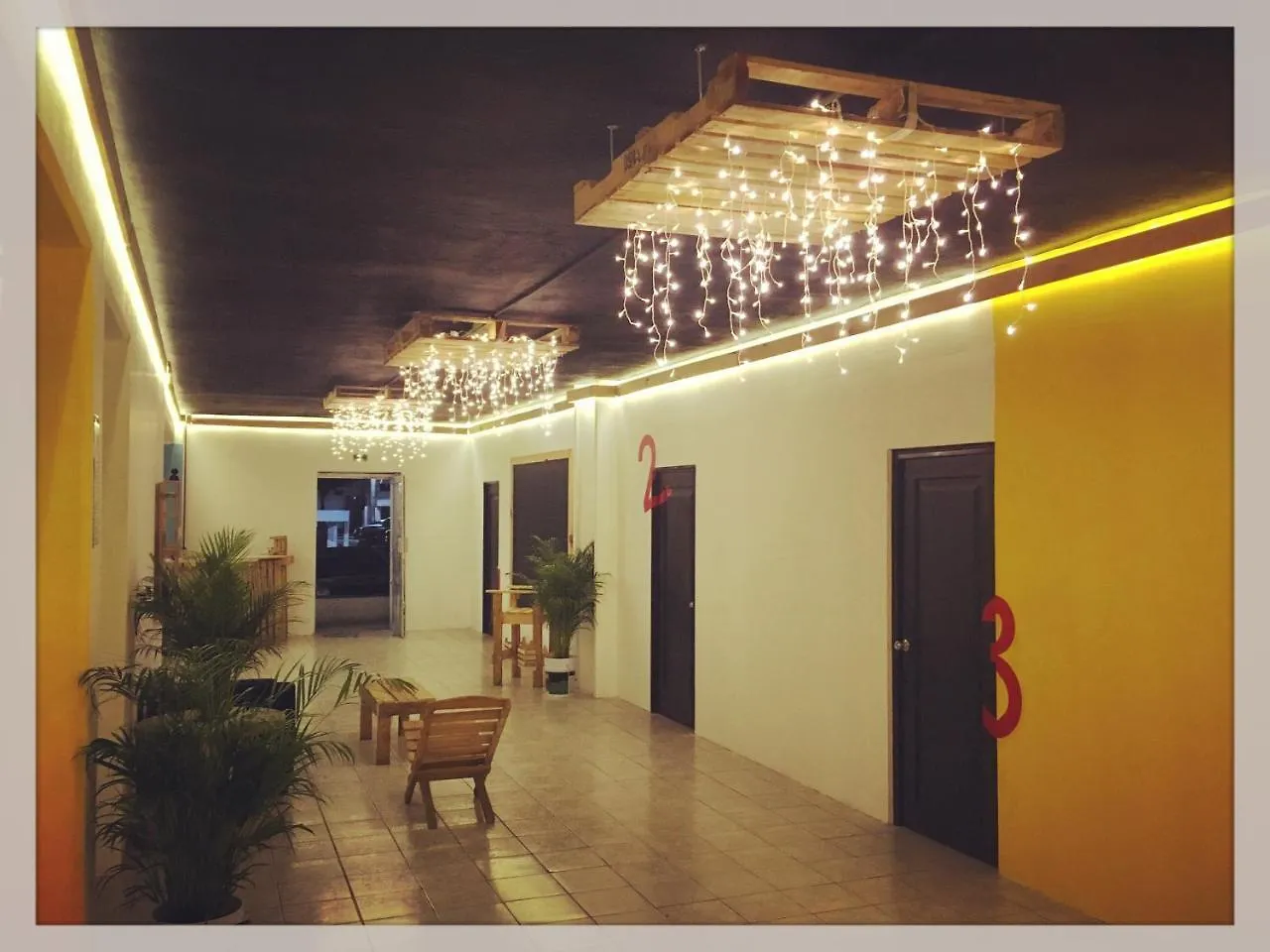 Morenita Linda Hostel Cancun