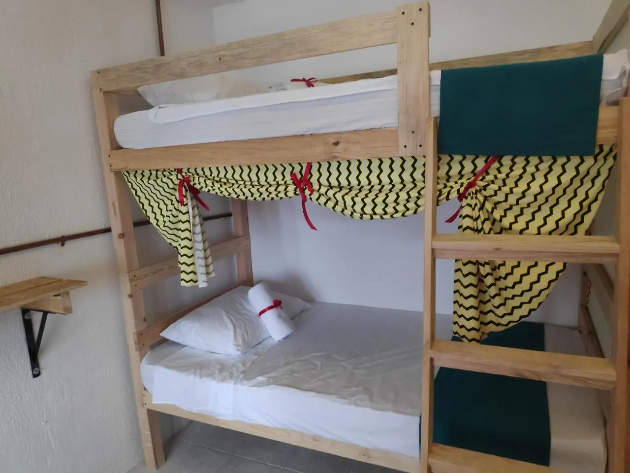 Morenita Linda Hostel Cancun Mexico