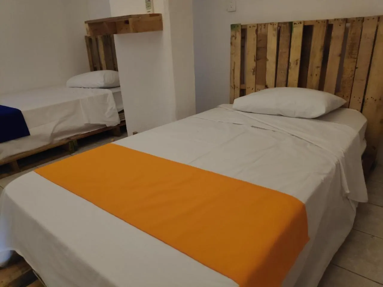 Morenita Linda Hostel Cancun Mexico